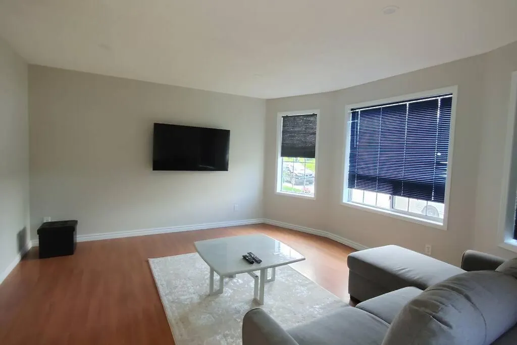 Beautiful 3-Bedroom Main Floor Home Calgary Apartment