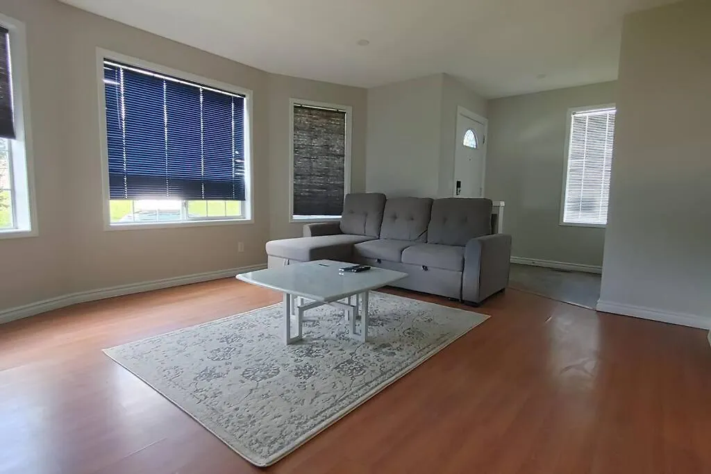 Beautiful 3-Bedroom Main Floor Home Calgary 0*,
