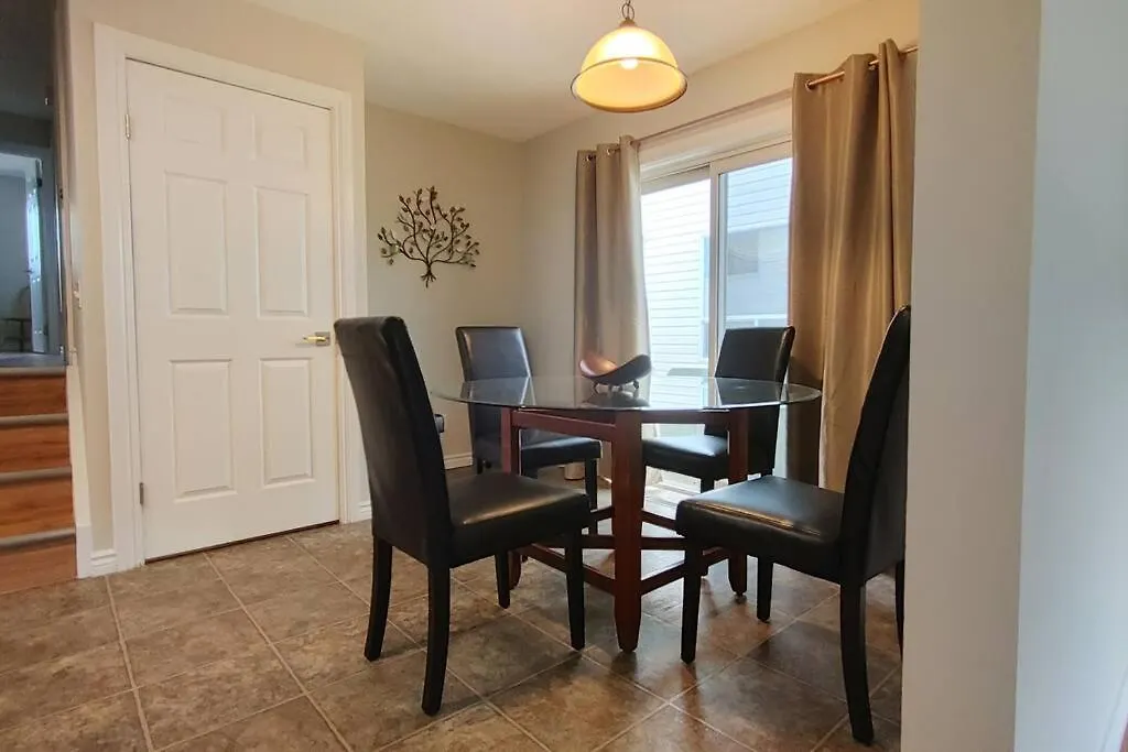 Beautiful 3-Bedroom Main Floor Home Calgary Apartment
