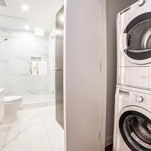  Apartment Award-winning One-bedroom At Telus Sky