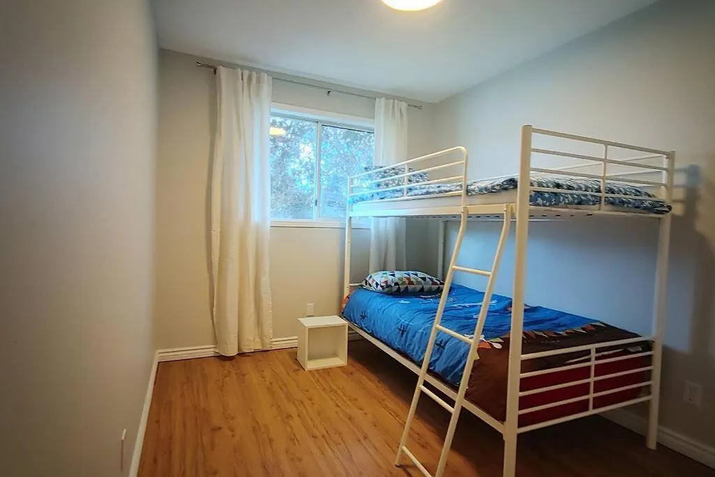Apartment Beautiful 3-Bedroom Main Floor Home Calgary